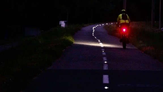 Novinka pre cyklonadšencov: Takéto LED svetlá pribudli na cyklotrase v meste