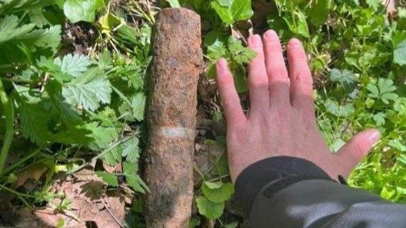 Počas prechádzky v Horskom parku našla žena delostreleckú muníciu