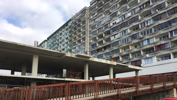 Primátor Vallo diskutoval s verejnosťou osud skeletu Domina - za dostavbu sa  nepostavil nikto!