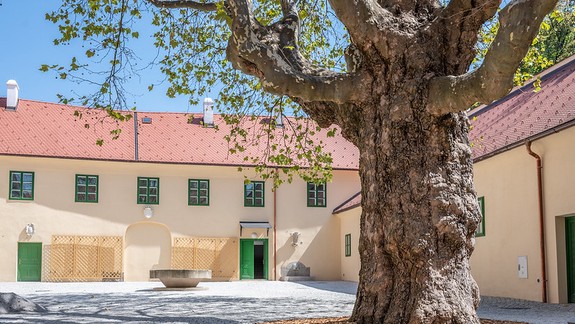 FOTO Župa dokončila rekonštrukciu Modranského kaštieľa. Otvorený bude už v októbri