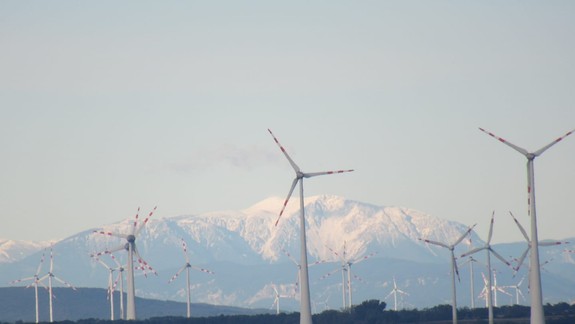 FOTO: Verili by ste, že takto môžu vyzerať Alpy odfotografované z Petržalky?