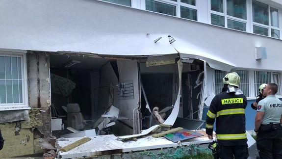 Výbuch v budove: Hasiči zasahovali na Bebravskej ulici