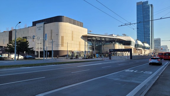 Policajná inšpekcia: Policajti sa na ubití človeka bez domova na Nivách nepodieľali, podozriví sú pracovníci SBS