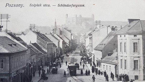 Električky na Obchodnej oslavujú 120 rokov. Viete, odkiaľ a kam premávali a koľko ľudí dokázali odviezť?