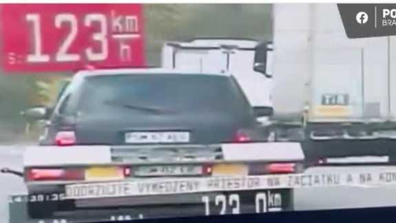 Policajti pokutovali  v Bratislavskom kraji vodičov s prívesnými vozíkmi