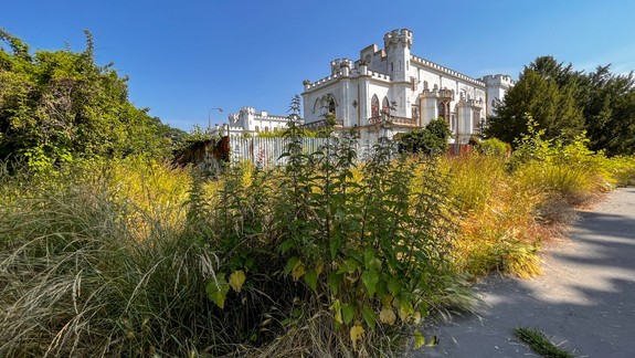 FOTO a VIDEO: Takto pustne nádherný park pri kaštieli v Rusovciach, ktorý je v správe úradu vlády