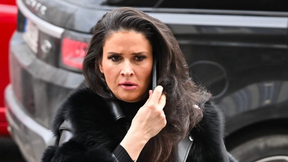 Ty zlodej, napísala Daniela Kralevich do emailu starostovi Ružinova. Ten však nezostal ticho a reagoval