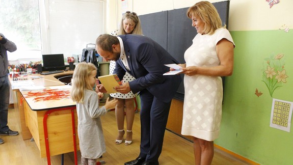 Prvákov v Dúbravke prišiel do školy povzbudiť aj starosta Martin Zaťovič