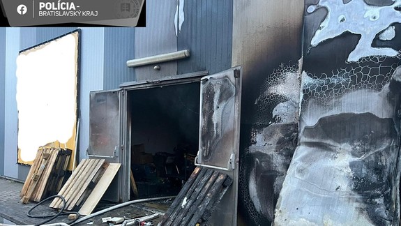 Nepoznáte ich? Polícia pátra po identite osôb v súvislosti s požiarom na Pestovateľskej