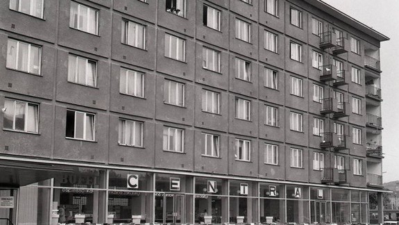 FOTO: Na bývalý bufet Centrál zostali už len spomienky – dnes na jeho mieste stojí moderná piváreň