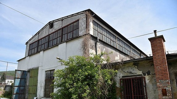 Miesto bývalej továrne na Patrónke chcú premeniť na multifunkčný areál