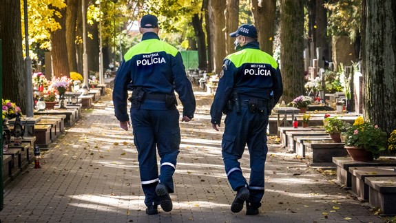 Mestská polícia opäť pripomína vyššie riziko kriminality počas Dušičiek