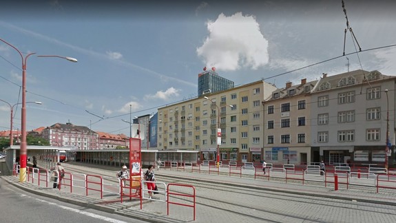 Nepoznáte ho? Muž s jazvou napadol na Trnavskom mýte Nigérijčana