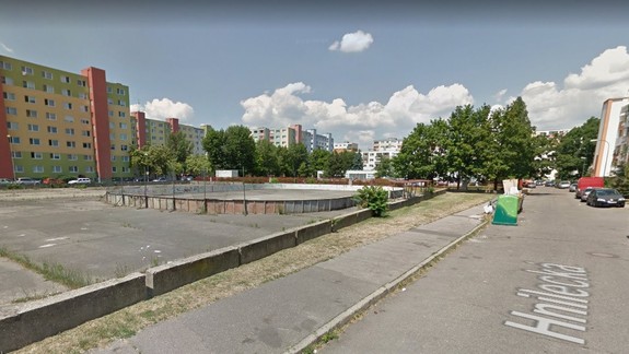 FOTO: Vrakunčania sa nahnevali na starostu, že im zrušil hokejbalové ihrisko, ale ten ich milo prekvapil!