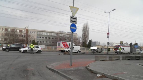 Pátra po vodičovi, ktorý ušiel z miesta nehody