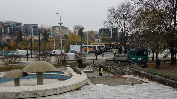 FOTO Začala sa ďalšia časť rekonštrukcie obľúbenej "hríbikovej" fontány