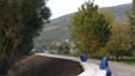 Pri múre musia z upchatého potrubia odstrániť betón