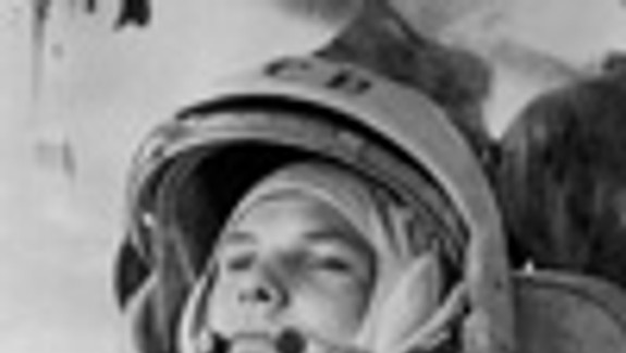 Hitom bola - Sovješti mužici vypustili družici