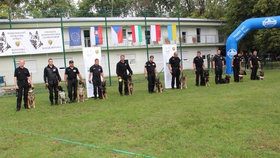 Služobný pes našiel v aute nelegálne cigarety
