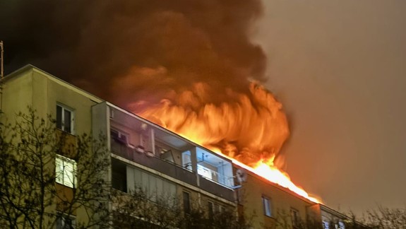 VIDEO Hrozivá silvestrovská noc: Na Kozmonautickej vypukol požiar