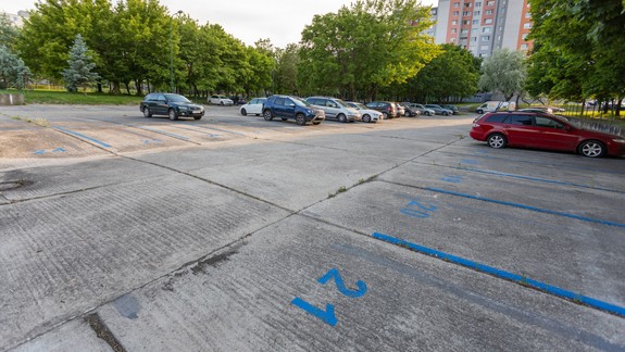 Parkovanie: Petržalka zaregulovala novú parkovaciu zónu