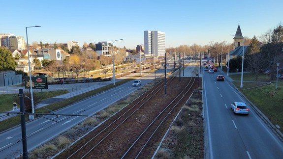 Mesto prehralo jeden zo sporov pri Dúbravsko-karloveskej radiále, týka sa zmluvnej pokuty pre stavebníka
