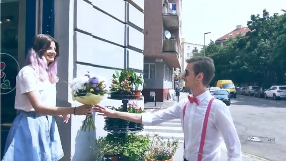 VIDEO: Nový letný hit má aj svieži klip - nakrúcal sa na vyhliadke z Mostu SNP či opustenej lodi