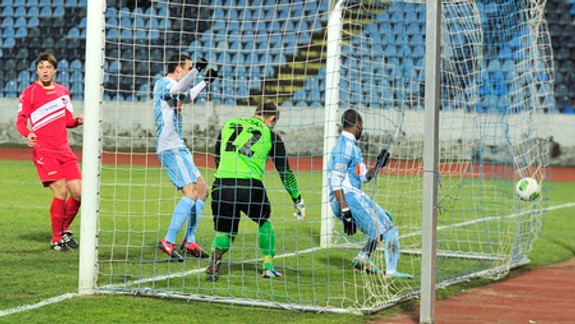 Futbalisti Slovana  vykročili za titulom, chcú  aj pohár