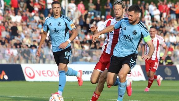 Futbal: Slovan školil Duklu, Bajrič zastúpil Šporara, Polievka hľadal slová