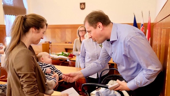 FOTO: Starosta Števčík privítal najmenších Staromešťanov