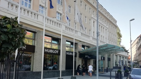 Lúpež v hoteli Carlton: Luxusné klenotníctvo Hublot opäť vylúpili