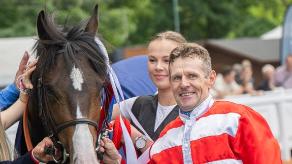 Dostihy: Víťazom Veľkej ceny Slovenska sa stal Gasparini s džokejom Palíkom