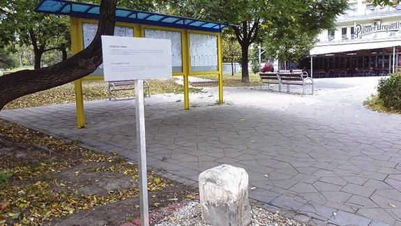 Kamenný stĺp neoznačuje hranicu mesta