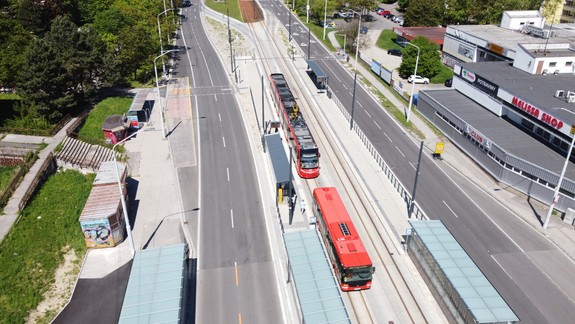 Samospráva Dúbravky sa pýta na hodnotenie združenej zastávky Záluhy