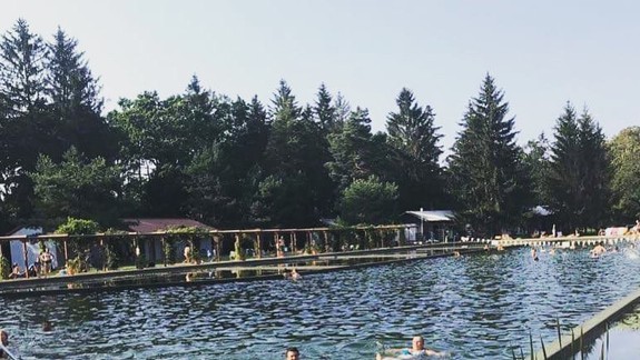 Došli vám nápady, kam sa ísť v týchto dňoch schladiť? Vyskúšajte netradičný Bio-Bazén na Záhorí