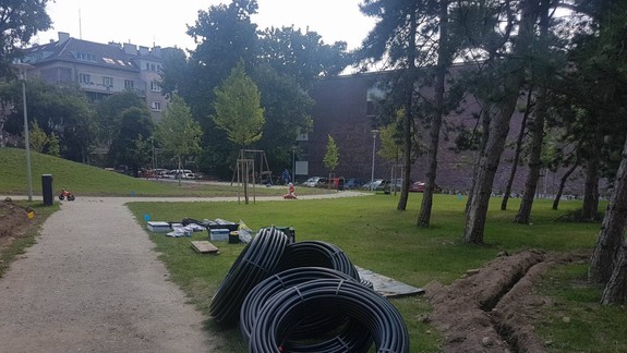 FOTO: V parku na Belopotockého pribudne nová závlaha