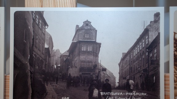 Bratislavou sme už sto rokov. Viete však, ako sa súčasný názov zrodil zo starého Prešporka?