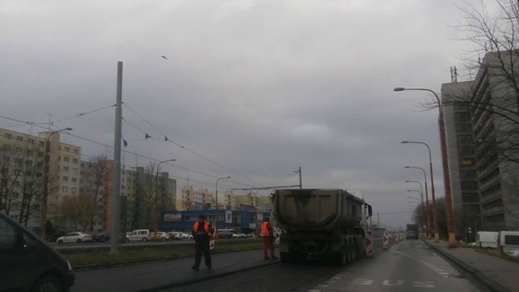 Na Saratovskej sa už pracuje na oprave ďalšieho úseku