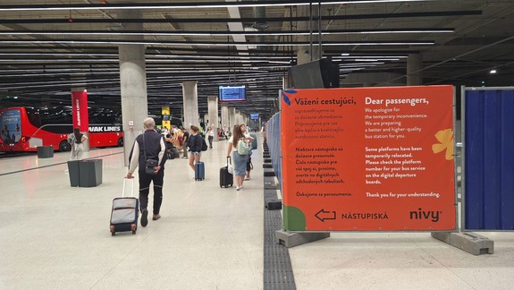 Na AS Nivy majiteľ znižuje počet nástupíšť, podľa BSK štát podcenil privatizačnú zmluvu