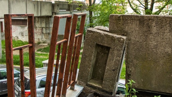 Ďalšia terasa ohrozuje životy a majetok Petržalčanov, preukázala to obhliadka jej technického stavu