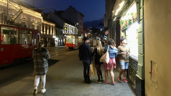 FOTO: Je Obchodná bezpečnejšia po zriadení stanice mestskej polície? Zisťovali sme počas rušnej piatkovej noci