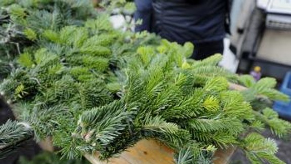 Na trhoch bolo rušno aj na Štedrý deň