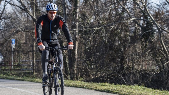 Zrušenie povinného nosenia prilby má podľa Cyklokoalície pozitívne vplývať na rozvoj cyklodopravy