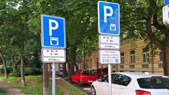Parkovanie v centre mesta: BPS Park sa plánuje obrátiť na súd, mesto na neplatnosti zmlúv trvá