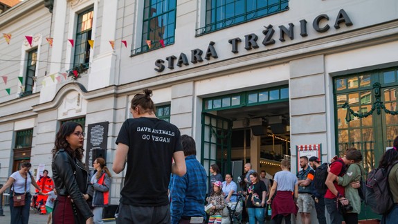 FOTO: Vegánske hody Bratislava prinesú už tento víkend cez tridsať stánkov s ponukou rastlinných jedál