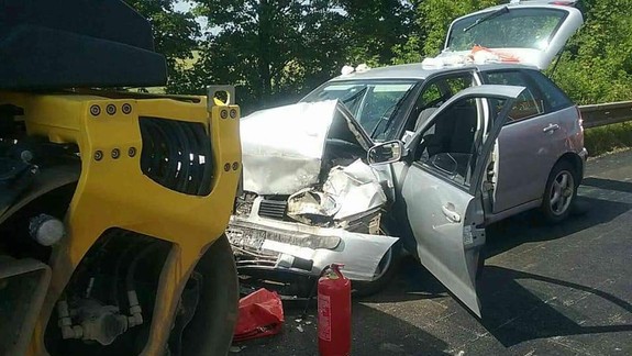 FOTO Vážna nehoda pri Blatnom: Diaľnicu museli uzavrieť, zasahoval aj vrtuľník