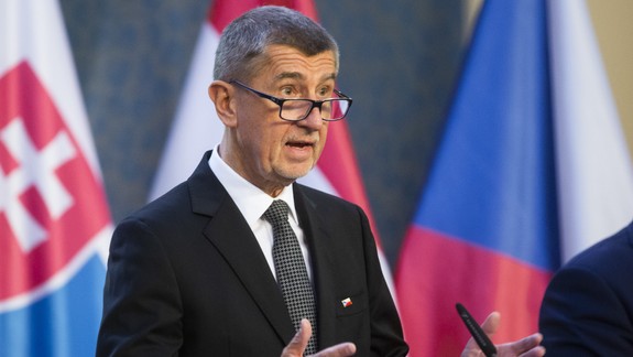 Česká vláda od polnoci obmedzuje voľný pohyb ľudí po krajine