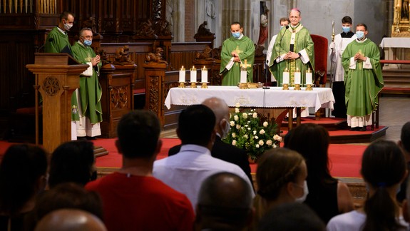 Situácia s covidom sa zlepšuje. Čoskoro sa rozhodne, čo s nosením respirátorov