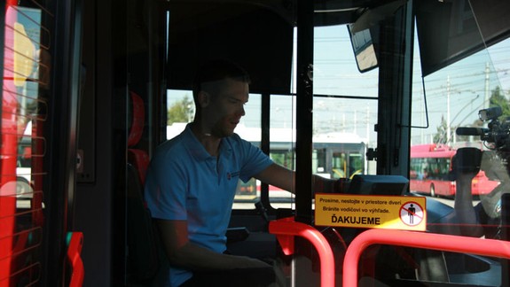 Vodiči DPB sú nespokojní a hrozia štrajkom – skolabuje MHD v hlavnom meste?