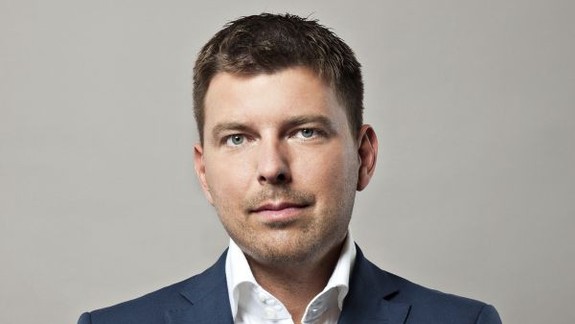 Poslanec M.Borguľa: staromestský starosta sa zobudil - konečne podpísal rozhodnutie o odstránení plota na Hviezdoslavovom námestí.